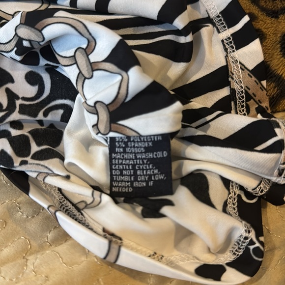 Milano Equestrian Print Top w/ Beautiful Silver Horsebit Straps - Picture 9 of 11